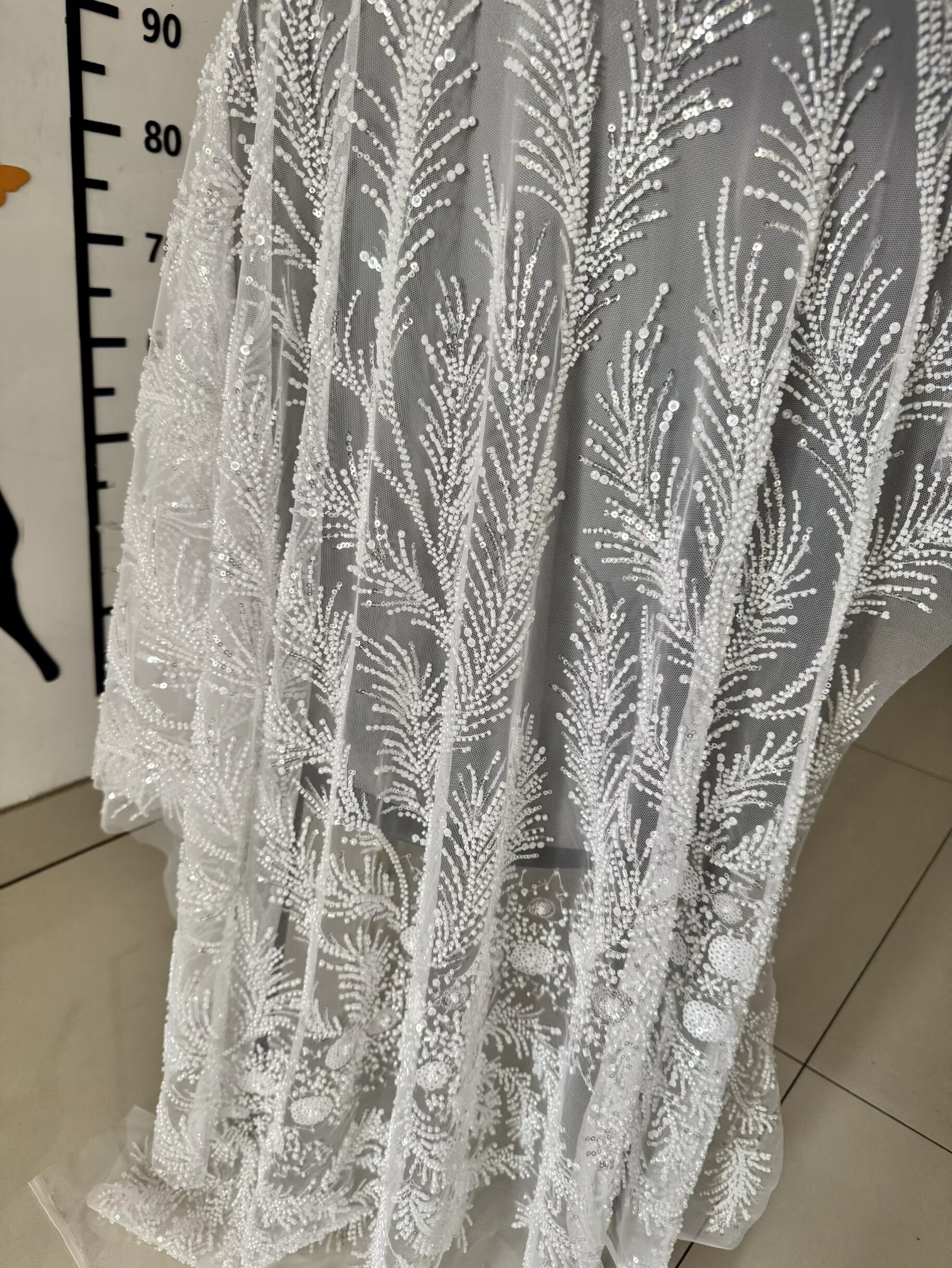 White Beaded Pearl Crystal Seq - Crystal Mesh Fabric recensie en prijs